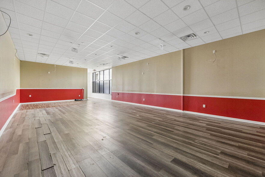 More Photos Of 206 Claire Ave, Oak Grove General Retail For Lease