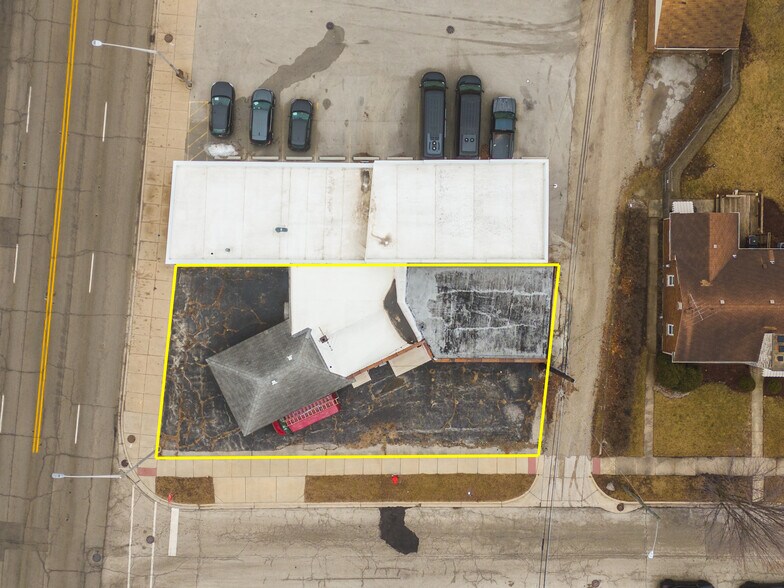 More Photos Of 8943 Ogden Ave, Brookfield Freestanding For Sale