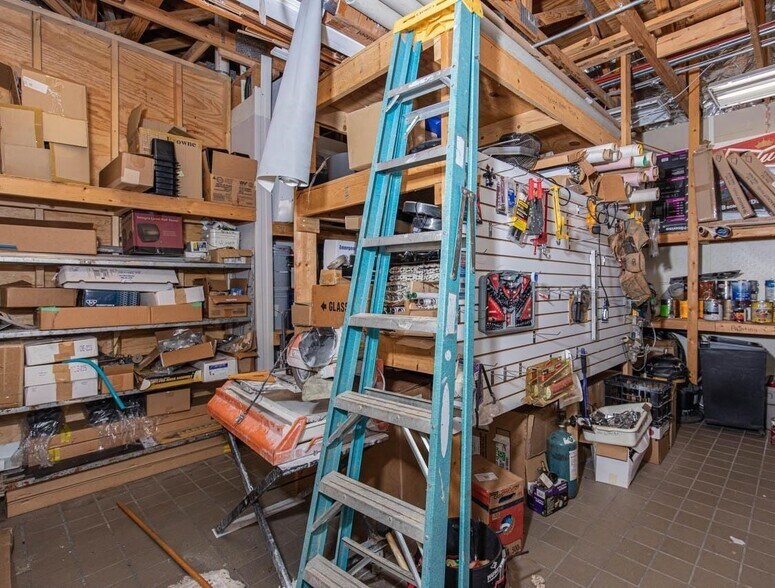 More Photos Of 1630 Commercial St, Warsaw Restaurant For Sale
