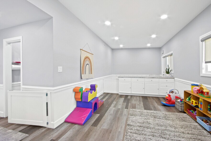 More Photos Of 6575 Crescent Ave, Buena Park Schools For Lease