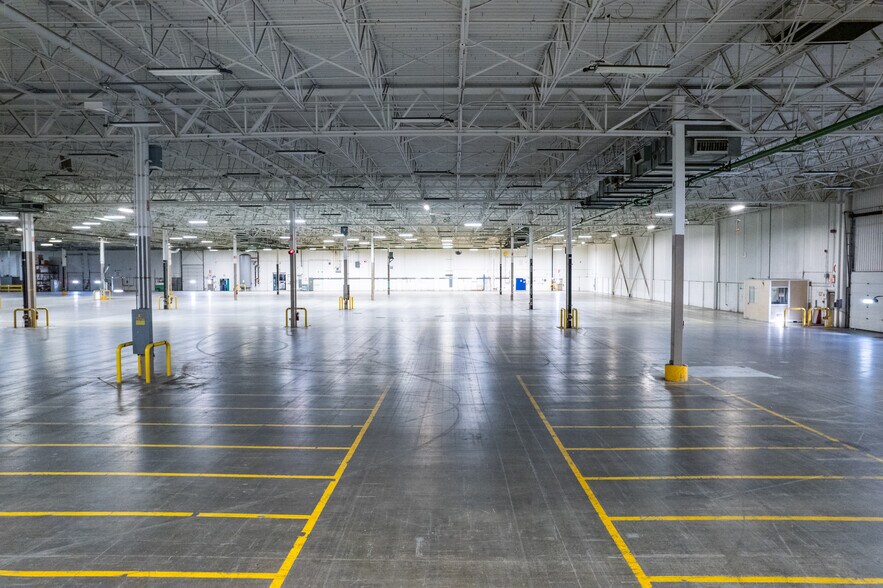 More Photos Of 1 Better Way, Chicopee Distribution For Lease