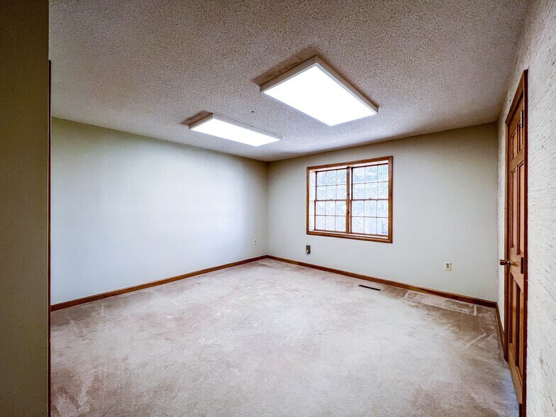 More Photos Of 300 Worcester Rd, Framingham Office For Sale