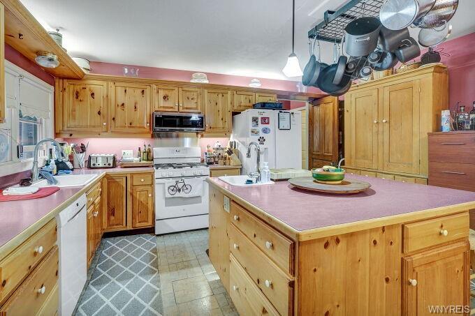 More Photos Of 3 Jefferson St, Ellicottville Hospitality For Sale