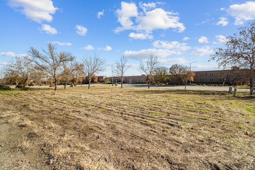 More Photos Of 185 W Gale Ave, Coalinga Correctional Facility For Sale