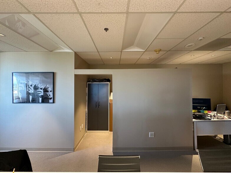 More Photos Of 1999 S Bascom Ave, Campbell Office For Lease