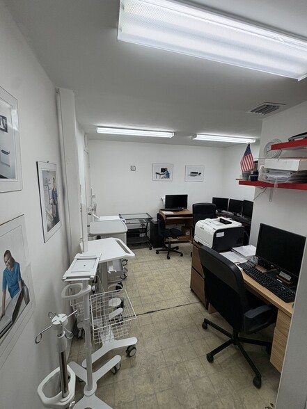 More Photos Of 1750 W 39th Pl, Hialeah Warehouse For Sale