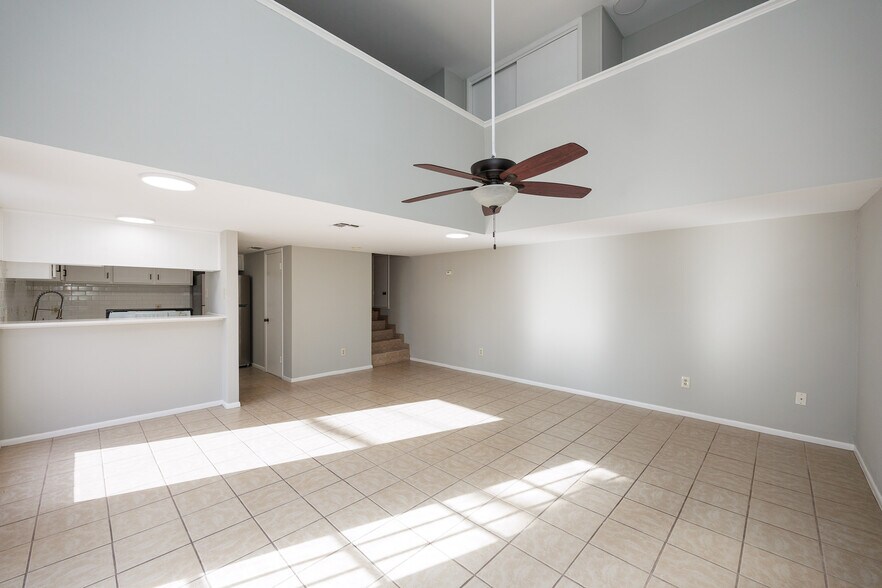 More Photos Of 801 S Carancahua St, Corpus Christi Apartments For Sale