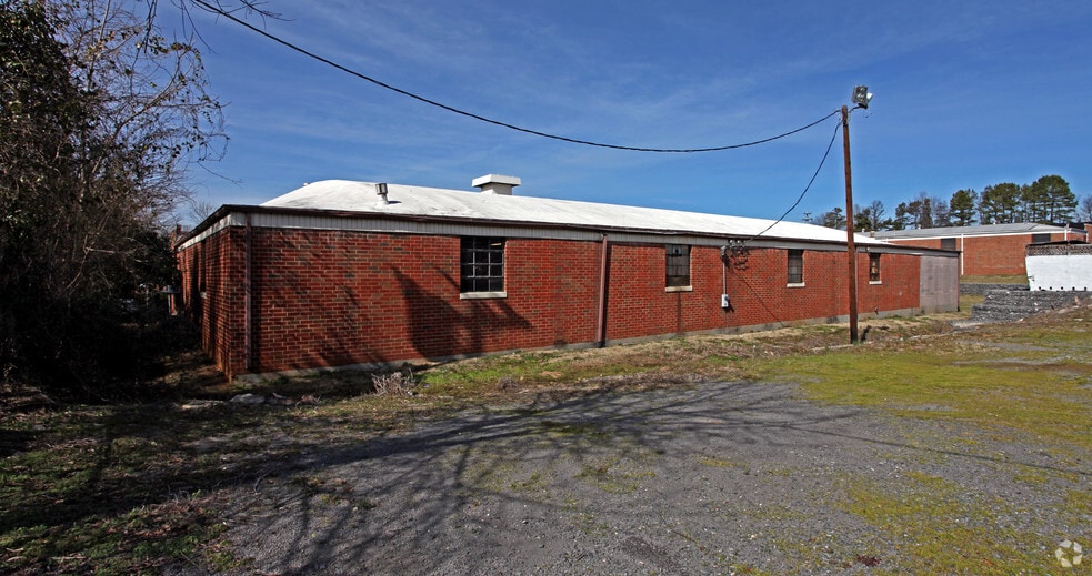 More Photos Of 3123 May St, Charlotte Warehouse For Sale