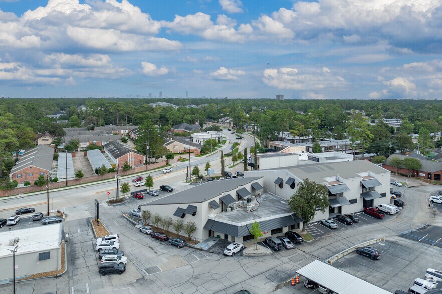 More Photos Of 12653 Memorial Dr, Houston Storefront For Lease