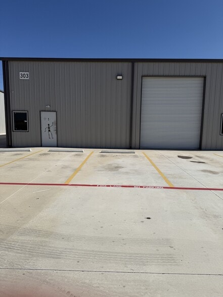 More Photos Of 299 Navarro Dr, Seguin Unknown For Lease