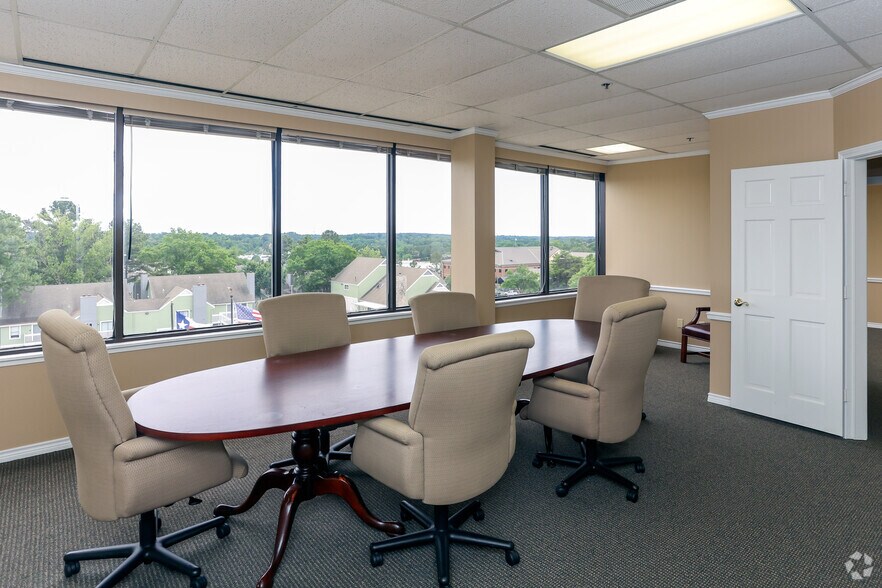 More Photos Of 3301 Golden Rd, Tyler Office For Sale