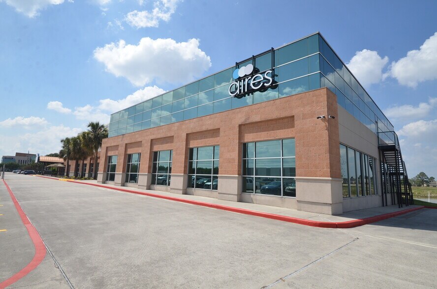 More Photos Of 7900 N Sam Houston Pky W, Houston Office For Lease