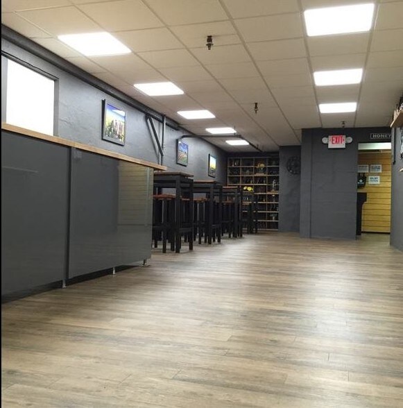 More Photos Of 2929-2933 Vauxhall Rd, Vauxhall Storefront For Lease