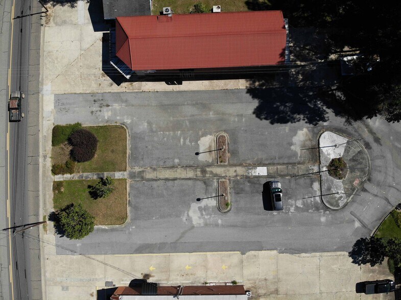 More Photos Of 354 E Washington Ave, Ashburn Healthcare For Sale