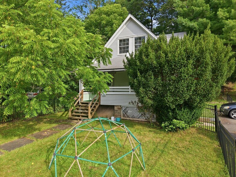 More Photos Of 1398 Pocono Blvd, Mount Pocono Office For Sale