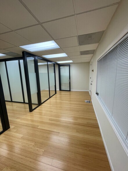 More Photos Of 711-713 Santa Cruz Ave, Menlo Park Storefront Retail Office For Lease