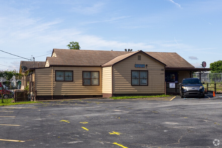 Primary Photo Of 1397 Cedar Grove Rd, Conley Auto Dealership For Lease