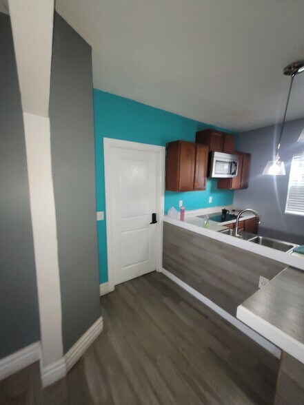 More Photos Of 2536 Indianapolis Ave, Indianapolis Apartments For Sale