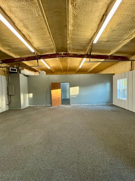 More Photos Of 1413 N Muskogee Pl, Claremore Office For Sale