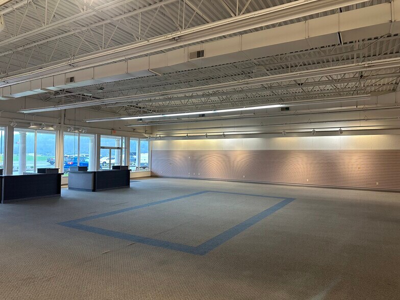 More Photos Of 245 B Skidmore Ln, Sutton Unknown For Lease