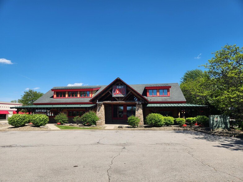 More Photos Of 7725 Reynolds Rd, Mentor Restaurant For Lease
