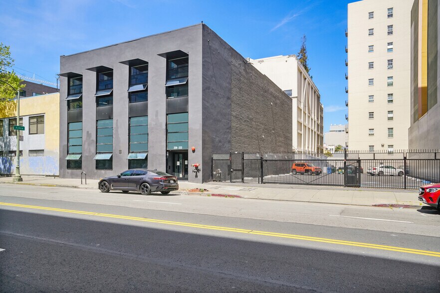 Primary Photo Of 220-222 14th St, Oakland Medical For Lease