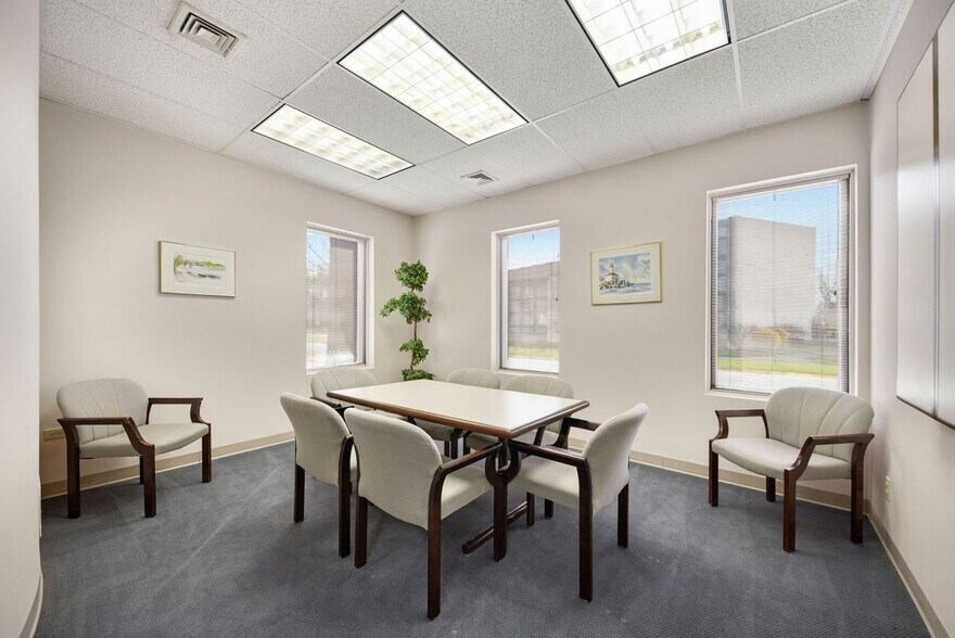 More Photos Of 2814 Franklin St, Michigan City Office For Sale