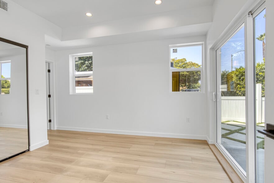 More Photos Of 10826 Hesby St, North Hollywood Apartments For Sale