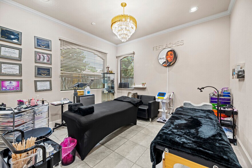 More Photos Of 1840 Snake River Rd, Katy Medical For Sale