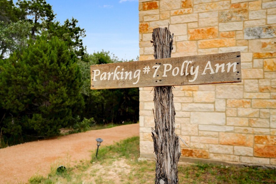 More Photos Of 7400 McGregor Ln, Dripping Springs Hotel For Sale