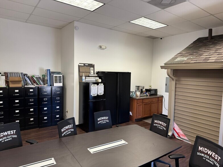 More Photos Of 4131-4133 N Perryville Rd, Loves Park Storefront Retail Office For Lease