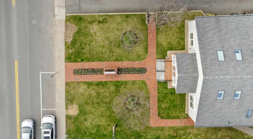 More Photos Of 89 Court St, Plymouth Freestanding For Lease