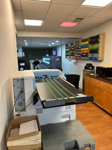 More Photos Of 6772 W Flagler St, Miami Auto Repair For Sale