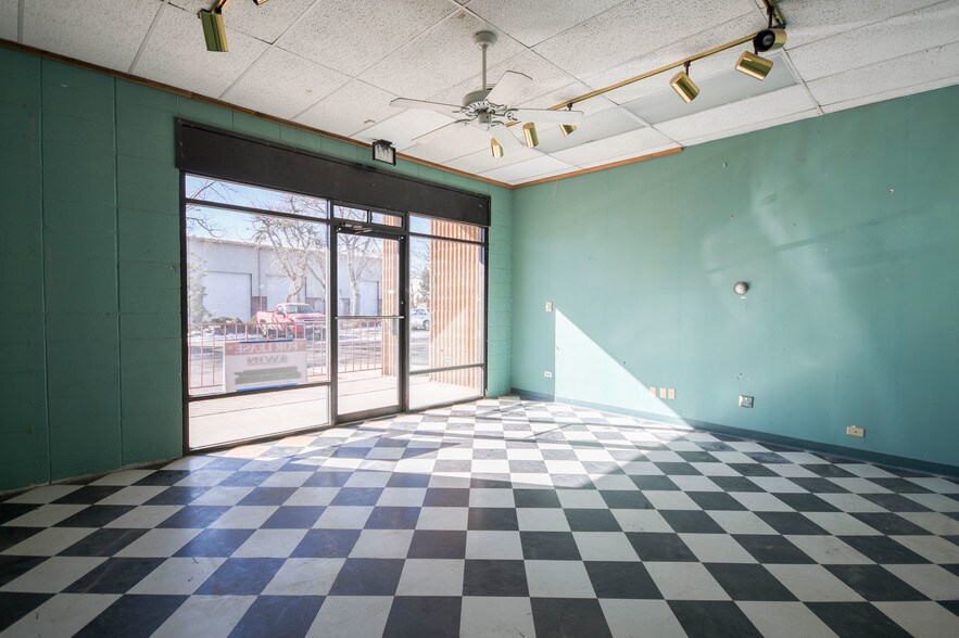 More Photos Of 711-729 Billings St, Aurora Flex For Lease