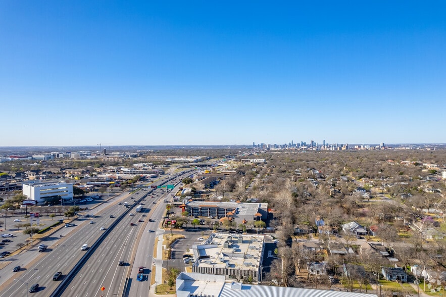 More Photos Of 5610 N Interstate 35, Austin Restaurant For Lease