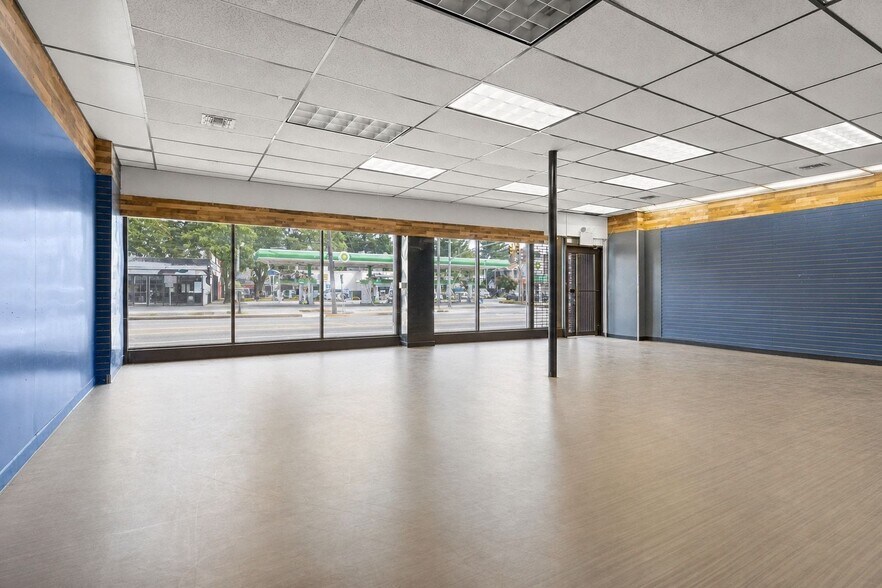 More Photos Of 5 Northern Blvd, Great Neck Apartments For Lease