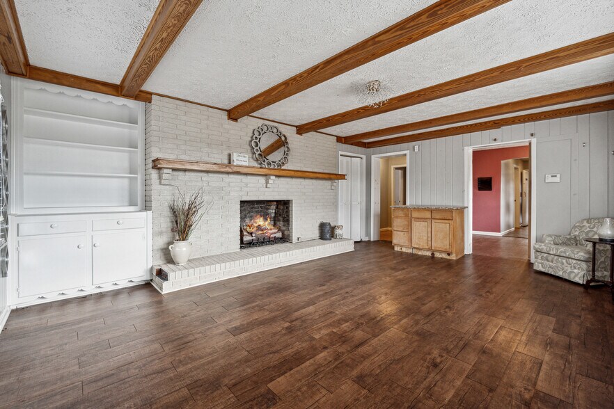 More Photos Of 5615 Cumming Hwy, Canton General Retail For Sale