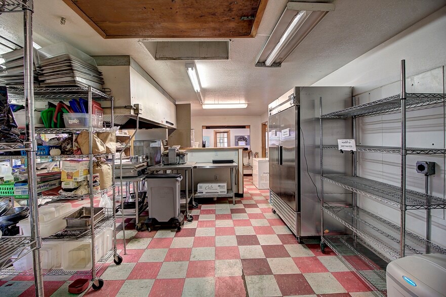 More Photos Of 700 9th St W, Columbia Falls Restaurant For Sale