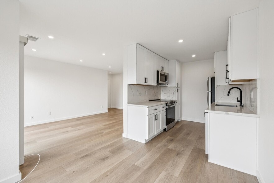 More Photos Of 1321 Columbus Ave, San Francisco Apartments For Sale