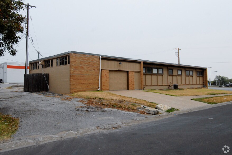 More Photos Of 9118 E 72nd Ter, Raytown Warehouse For Sale