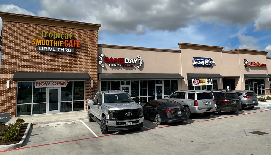 More Photos Of 9737 Eagle Dr, Mont Belvieu Storefront For Sale