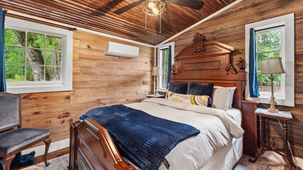 More Photos Of 1010 Conway St, Washington Specialty For Sale