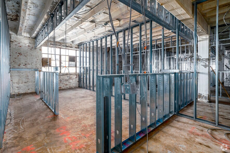 More Photos Of 2240 25th Pl NE, Washington Warehouse For Sale