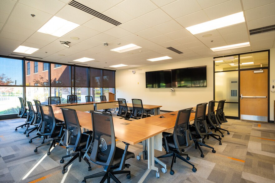 More Photos Of 3400 Morse Xing, Columbus Office For Lease