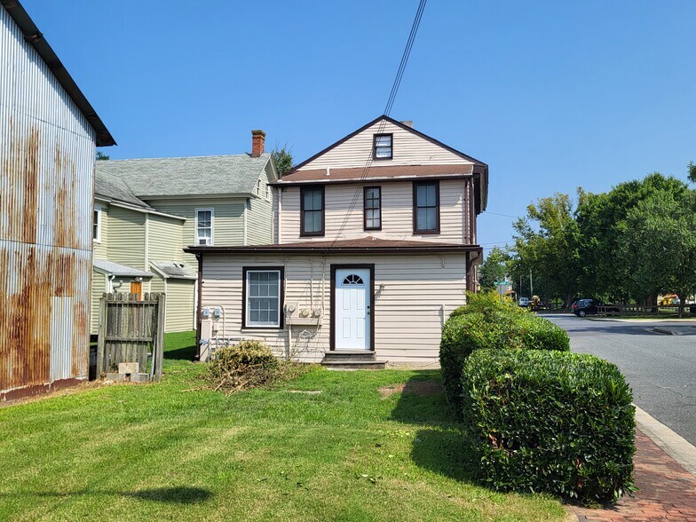 More Photos Of 416 Goldsborough St, Easton General Retail For Sale