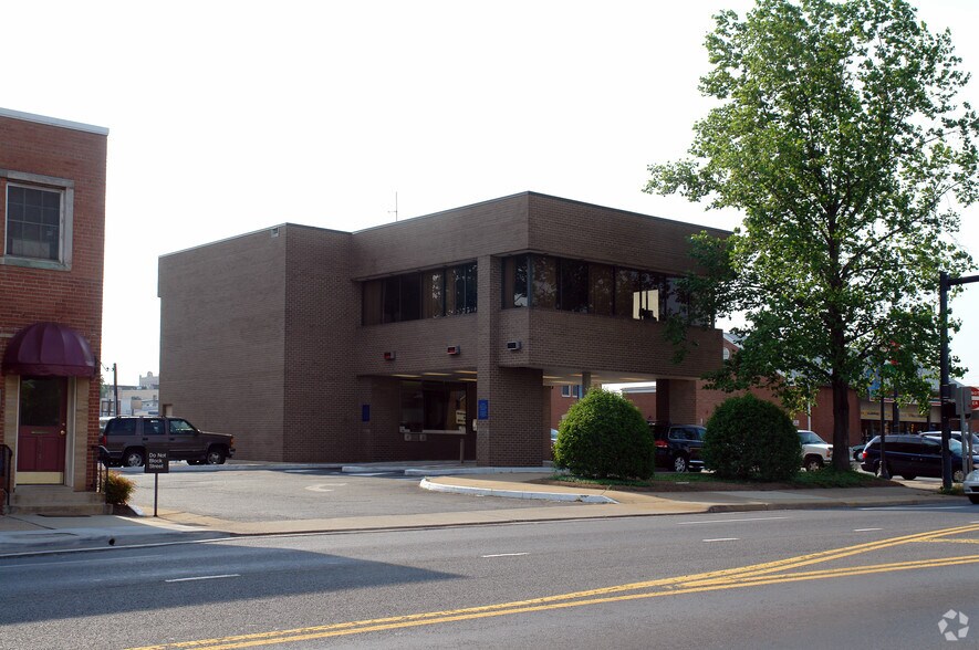 More Photos Of 9210 Church St, Manassas General Retail For Lease