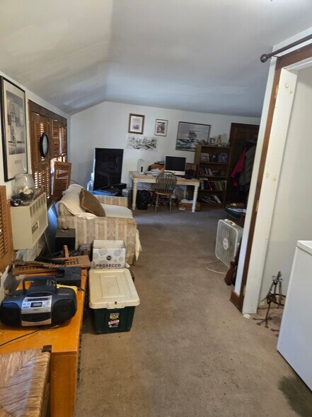 More Photos Of 233 Litchfield Tpke, Washington Freestanding For Sale