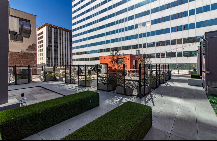 More Photos Of 537 S Broadway, Los Angeles Loft Creative Space For Sale