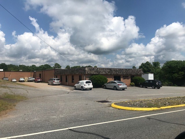More Photos Of 7514 NC Hwy 10, Vale Manufacturing For Lease