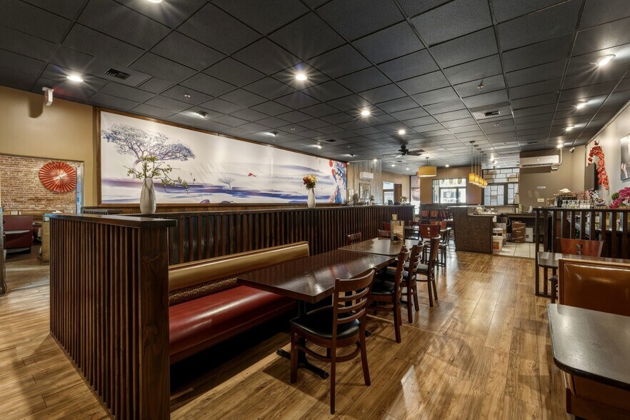 More Photos Of 214-226 E Main st, Walla Walla General Retail For Sale